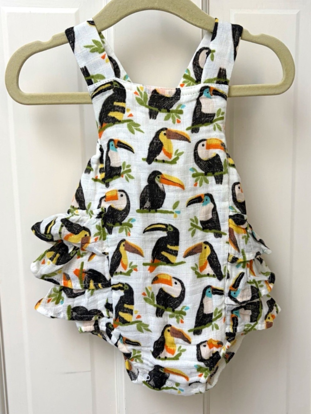 Angel Dear 3-6mo White Toucan Animal Print Muslin Ruffle Romper 100% Cotto